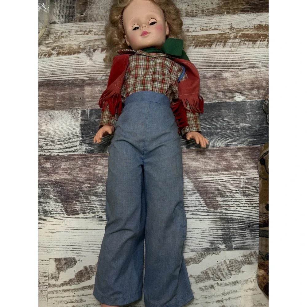 Vintage Uneeda Doll Co 24 inch Mindy Walker Doll Marked 1967 Blonde Sleep Eyes